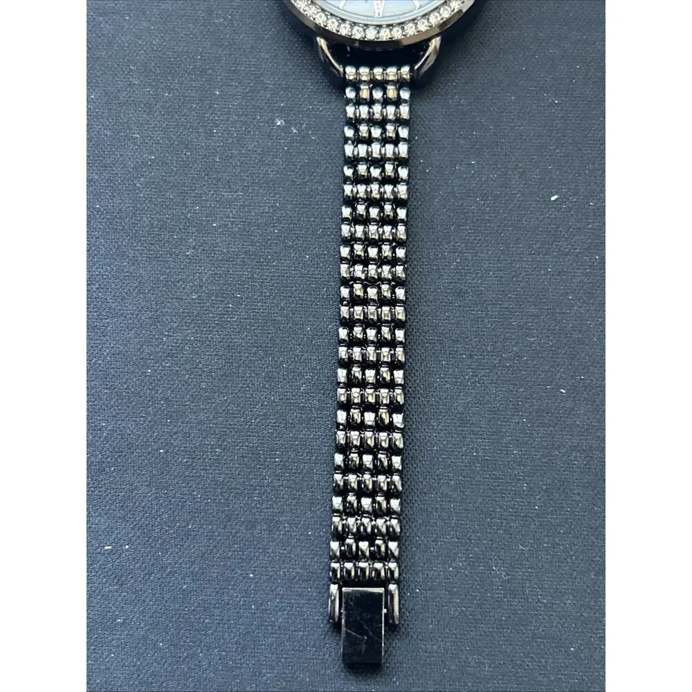 Shengke Black Dial And Case Women’s Quartz Watch